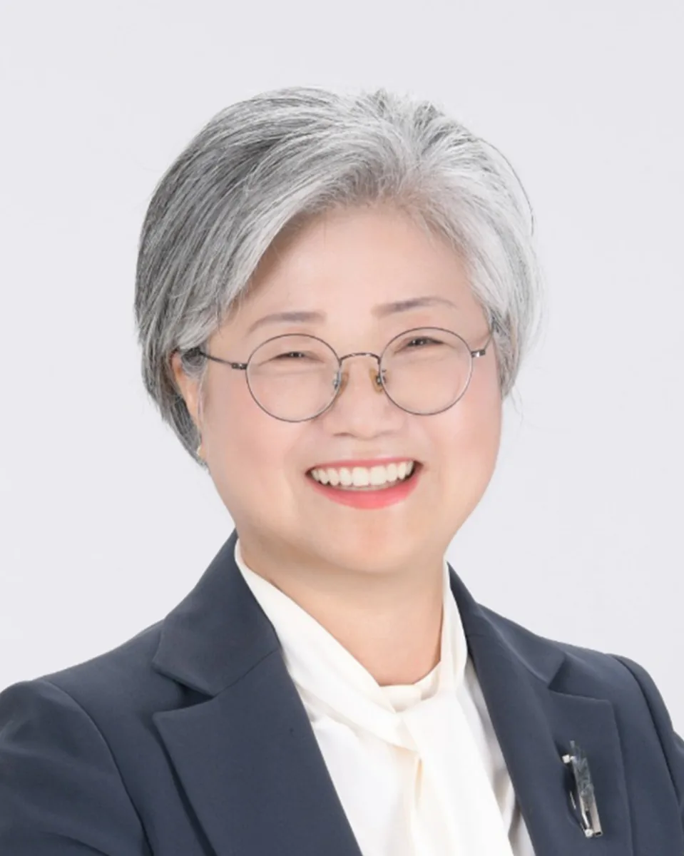세종시교육청, 퇴직 교원 24명 훈포장…교육공무원 41명 임명장